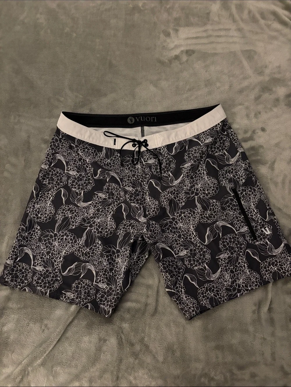 Vuori Men’s Gray and White Floral Infinity Swim Board Shorts